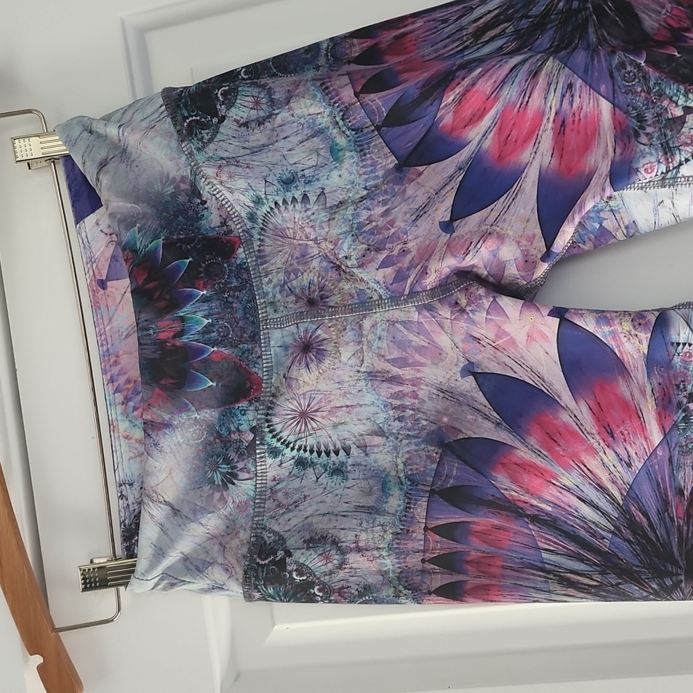 Evolution And Creation Active Capri Workout/Yoga … - image 3